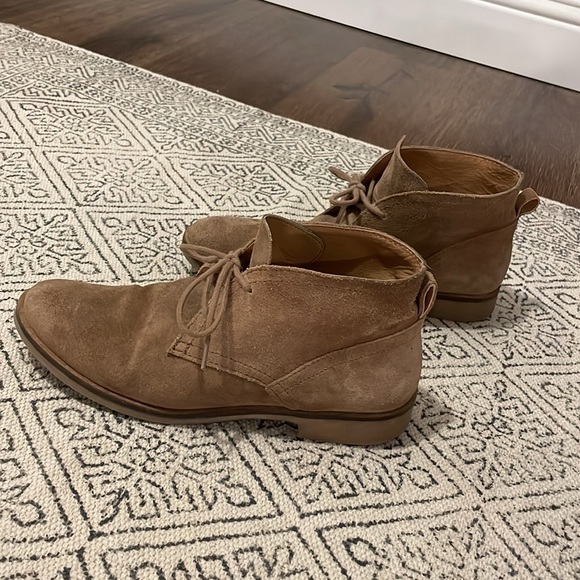 Lucky Brand Tan Beige Light Brown Suede Leather Garboh Lace-up Booties Size 9 - Picture 3 of 7
